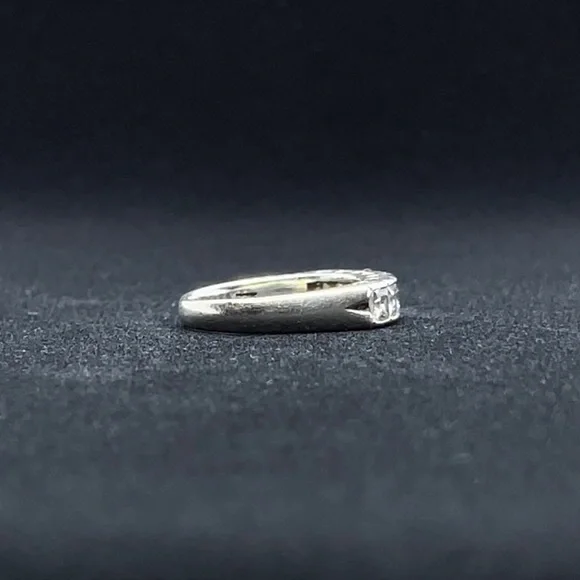 WEDDING BAND - Picture 3 of 4